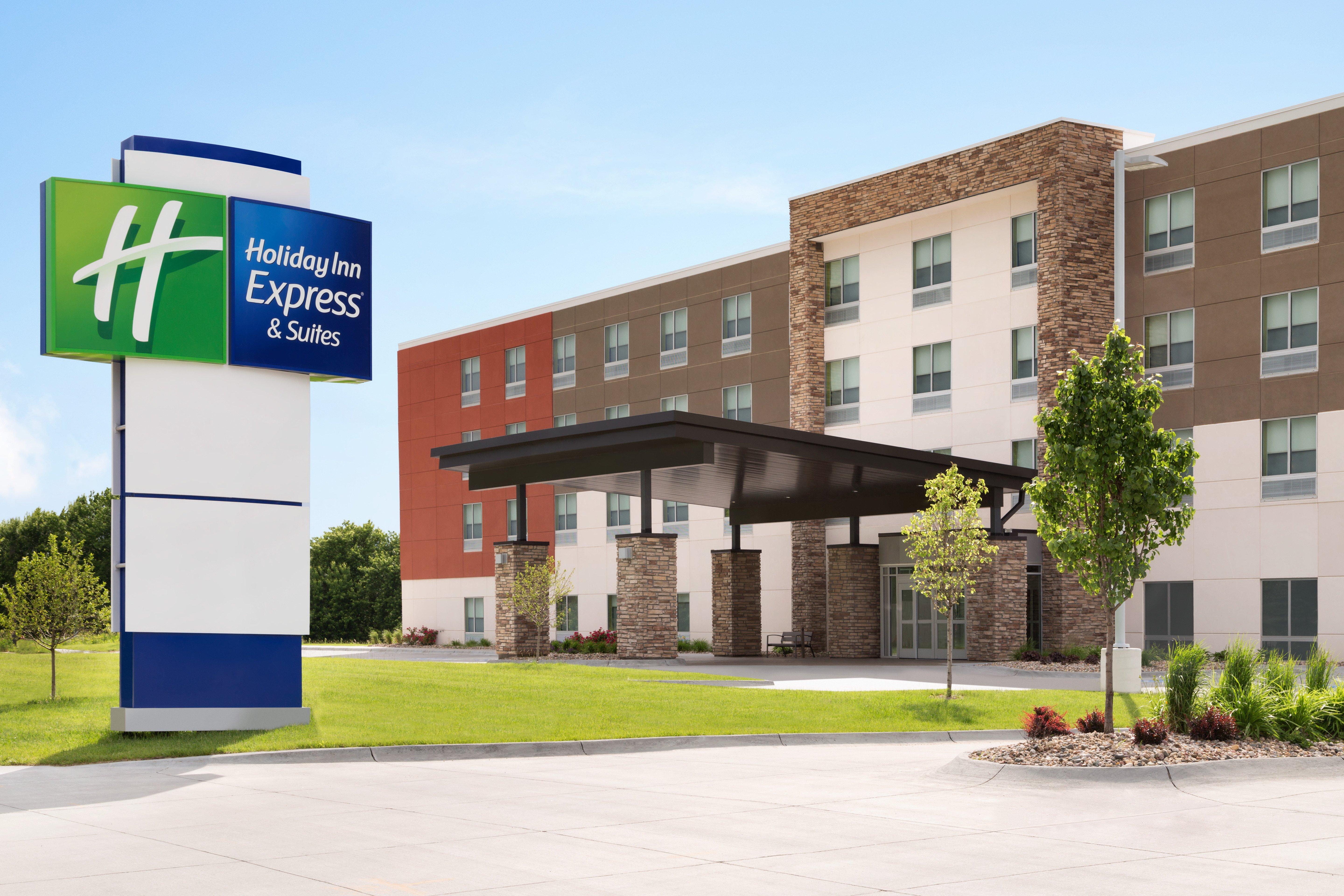 Holiday Inn Express & Suites Allen Park By Ihg Exterior photo